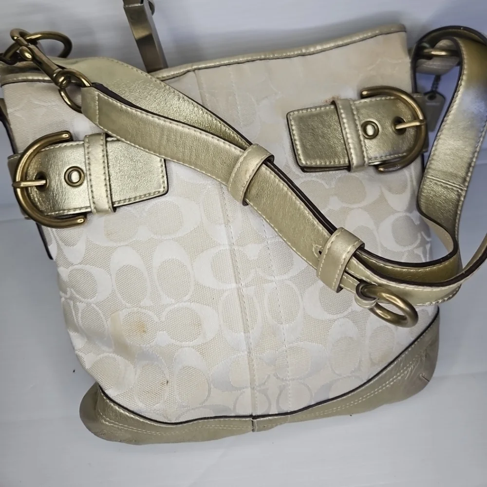 Vintge COACH Shoulder Bag Signature 2WAY Canvas And Leather With Metallic Gold .